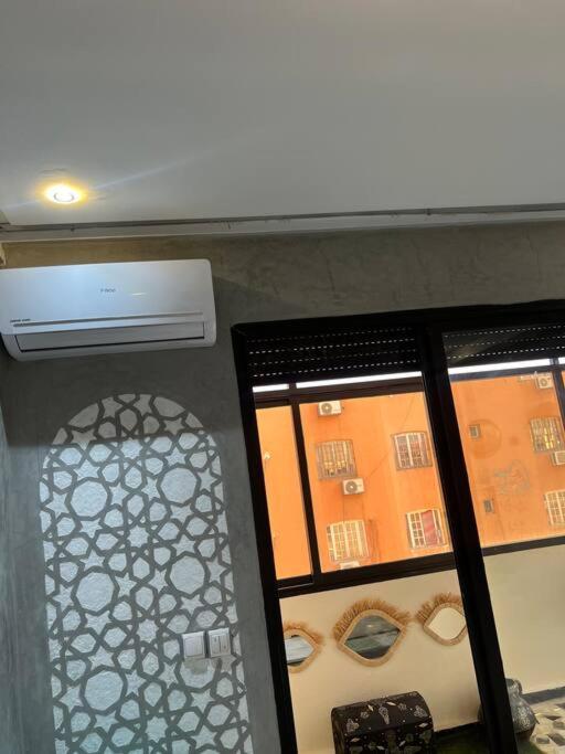 Appartement Bien Situe A Gueliz มาร์ราเกช ภายนอก รูปภาพ